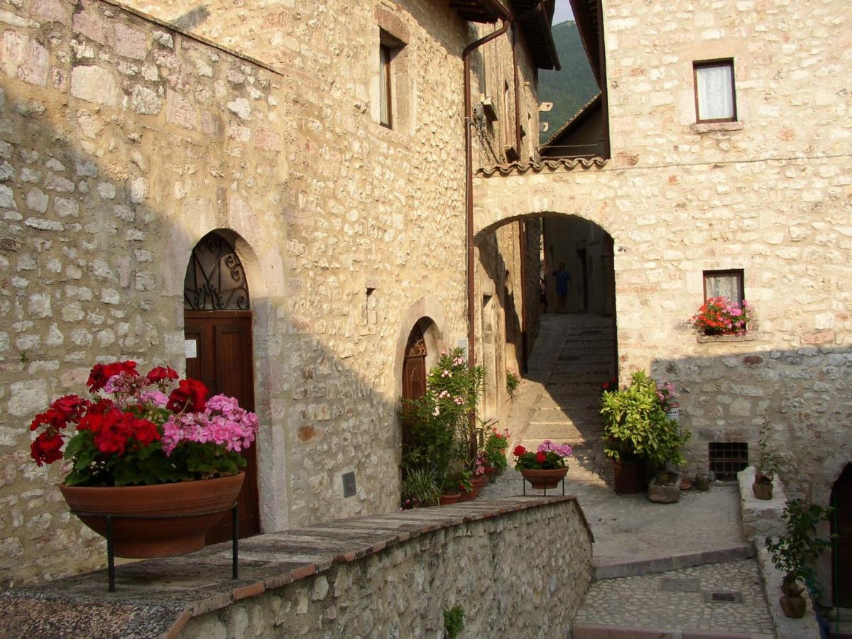 Affittacamere Nonna Rosa Vallo di Nera Exterior foto